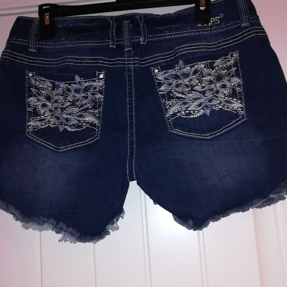 Shorts - Picture 2 of 2